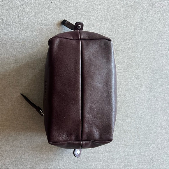 RUDSAK -Deep Burgundy Leather -Toiletry /Cosmetic Pouch - Picture 4 of 9